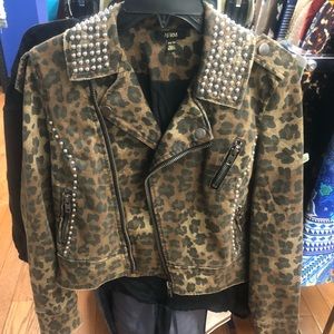 AFRM AMAZING LEOPARD PRINT STUDDED JACKET!